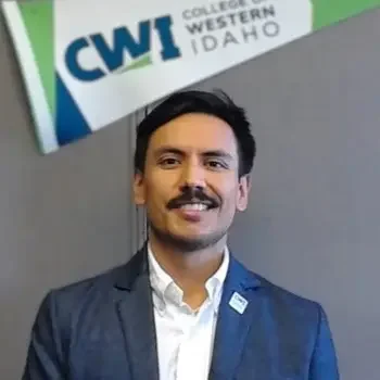 Headshot of Noe Zepeda