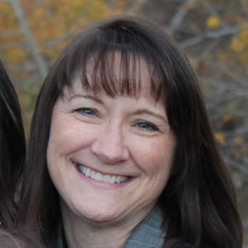 Headshot of Roxanne Ulrich