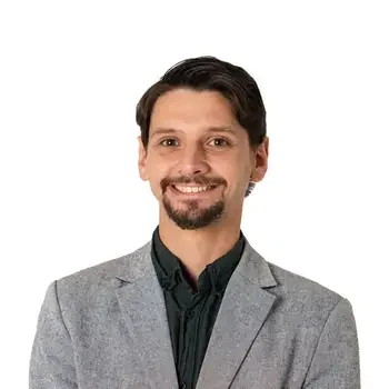 Headshot of Timothy-Seth Hoover