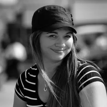 Headshot of Courtney Ronan