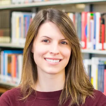 Headshot of Amanda Nida