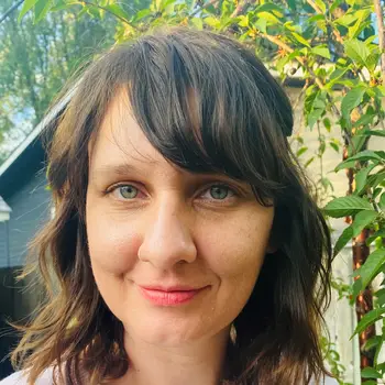 Headshot of Tracy Harris