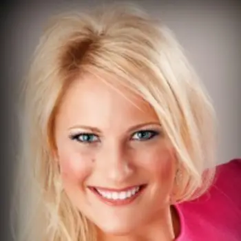 Headshot of Lacey Harris