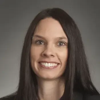 Headshot of Lindsey Wallgren