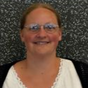 Headshot of Amanda Willoughby