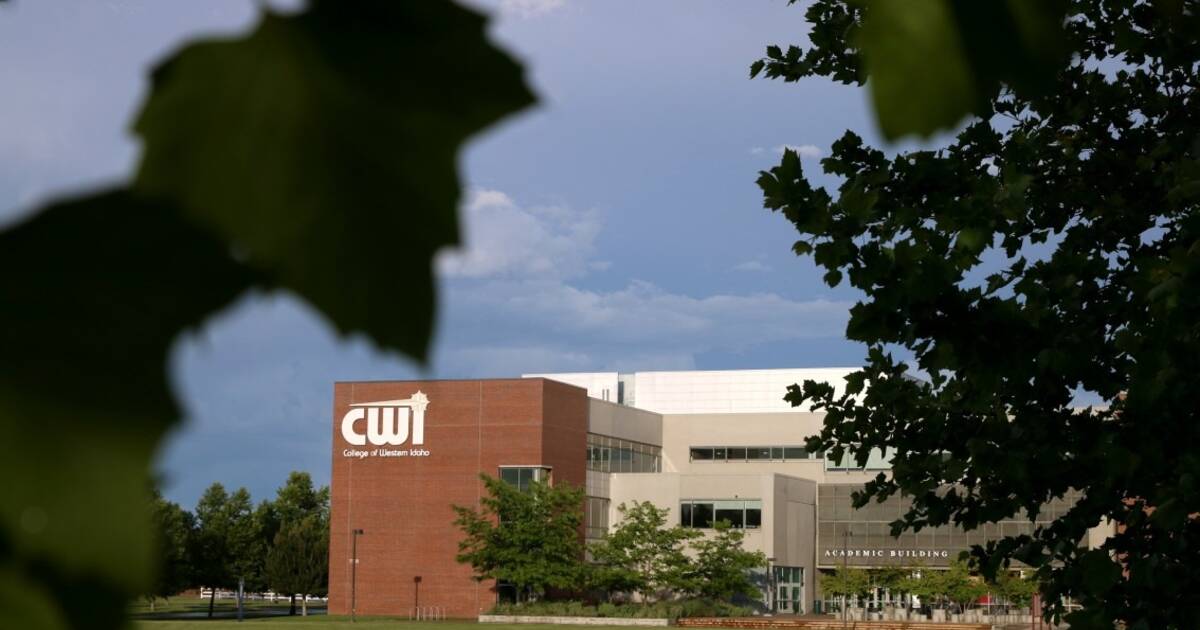 2020 Essential Nursing Pinning | CWI